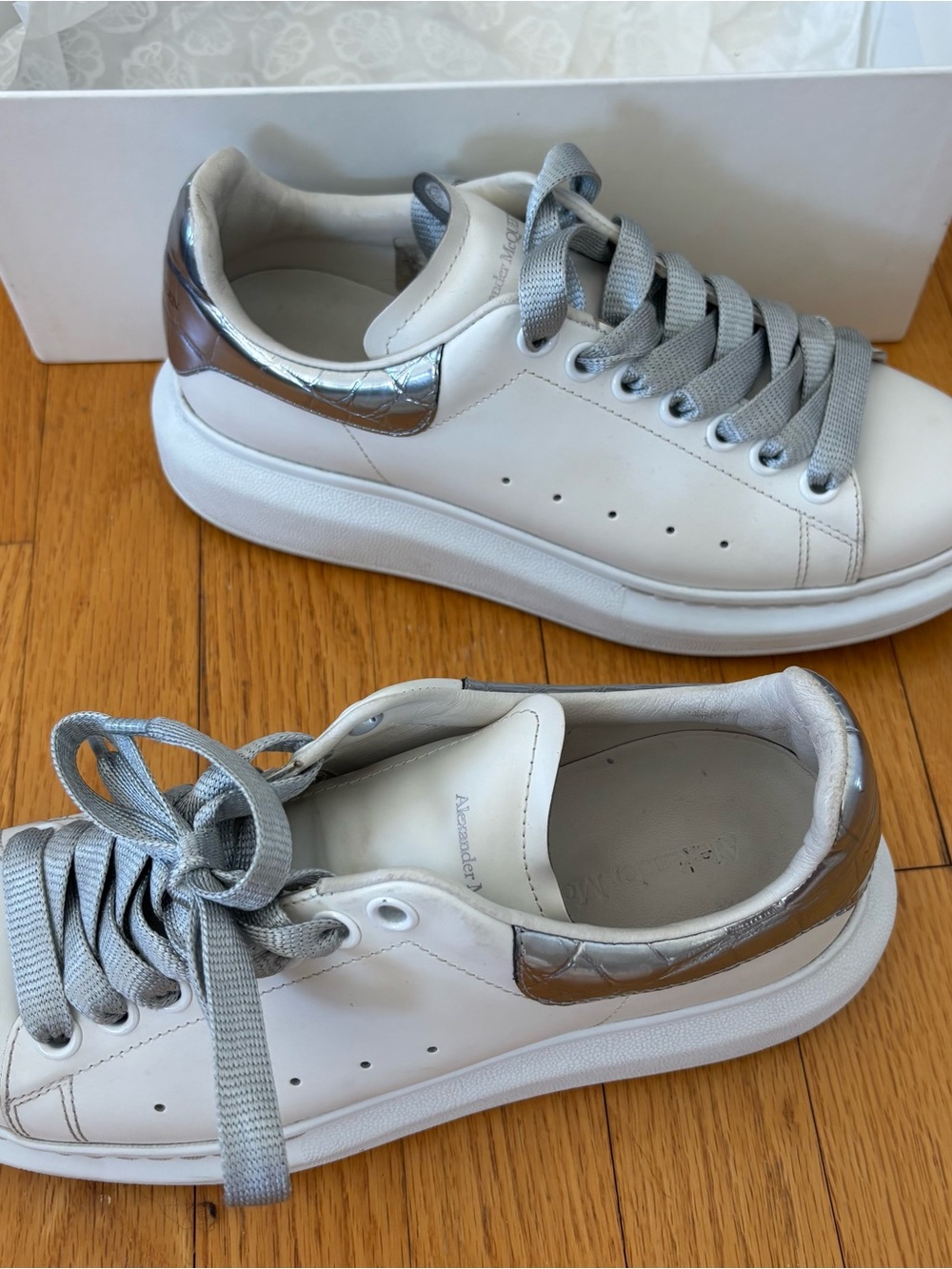 Alexander McQUEEN White Leather Platform Sneaker with Silver Accents - Picture 6 of 9